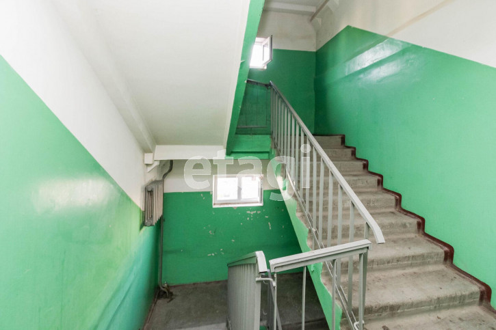 2-комн квартира Коммунаров, 37