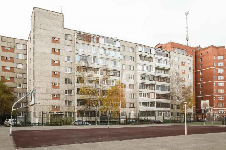 2-комн квартира Коммунаров, 37