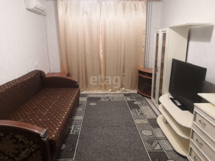 1-комн квартира Газовиков, 25