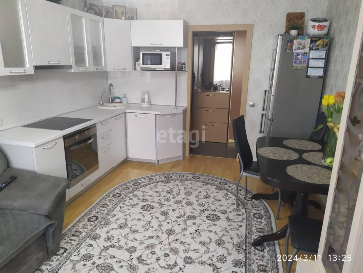 2-комн квартира Западносибирская, 22/1