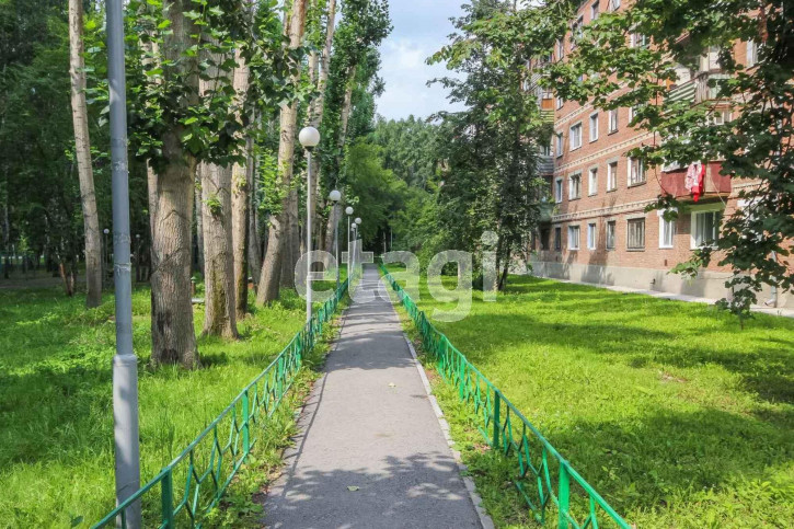 3-комн квартира Маршала Захарова, 5
