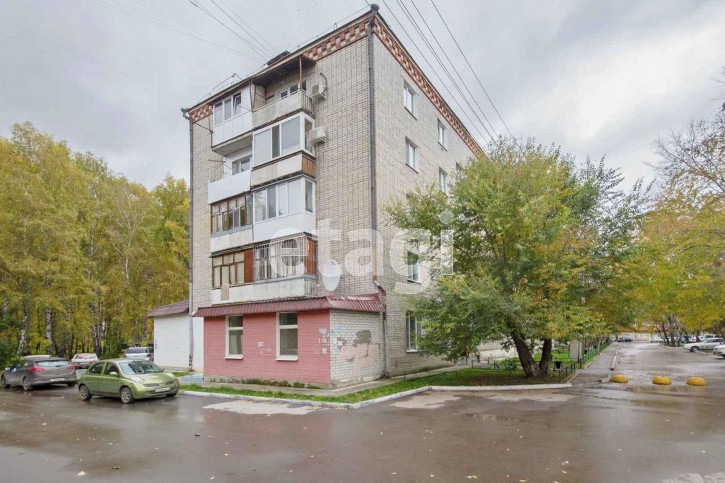 3-комн квартира Маршала Захарова, 5