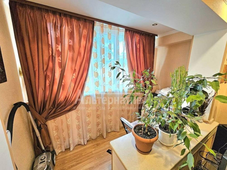 2-комн квартира Крутая дорога ул.