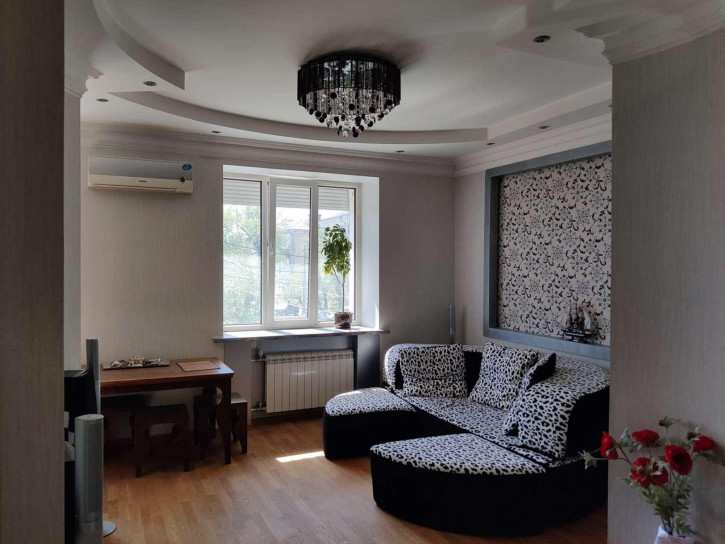 2-комн квартира Мира улица, 71