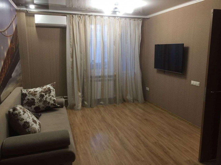 1-комн квартира Гаражная улица, 18