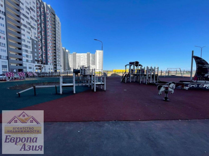 2-комн квартира Автомобилистов ул, 13