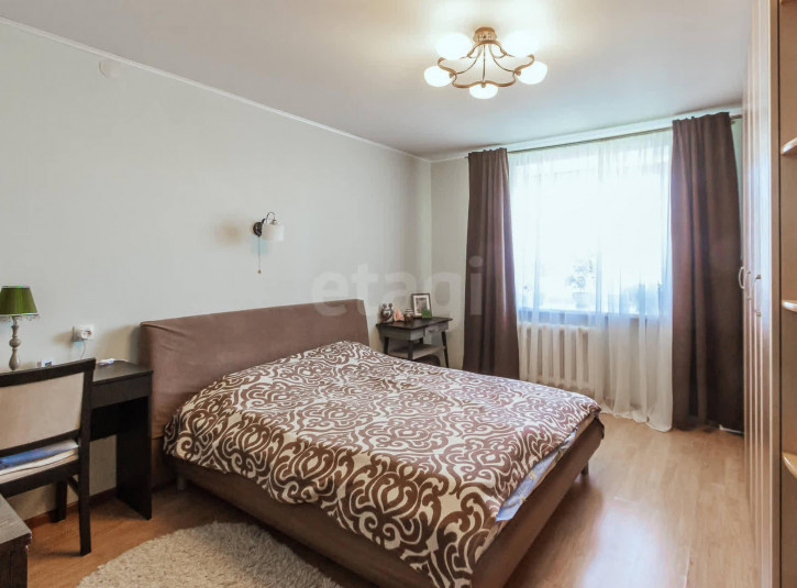 3-комн квартира улица Казакова, 11