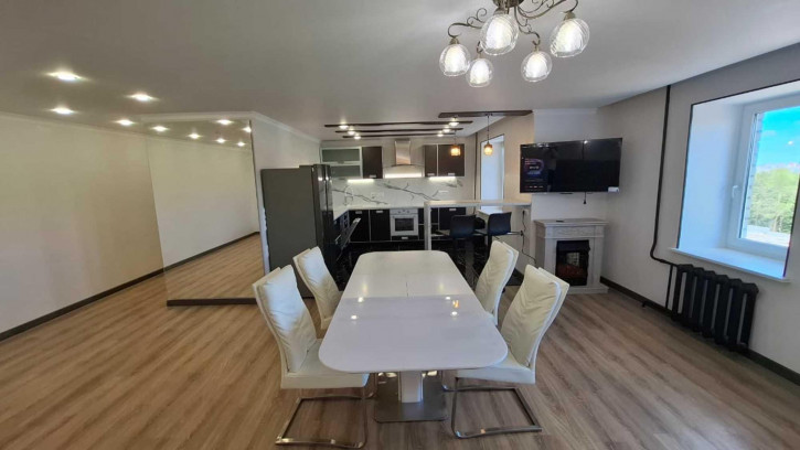 3-комн квартира Рабкоров ул, 2