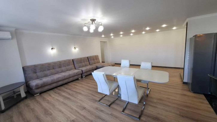 3-комн квартира Рабкоров ул, 2