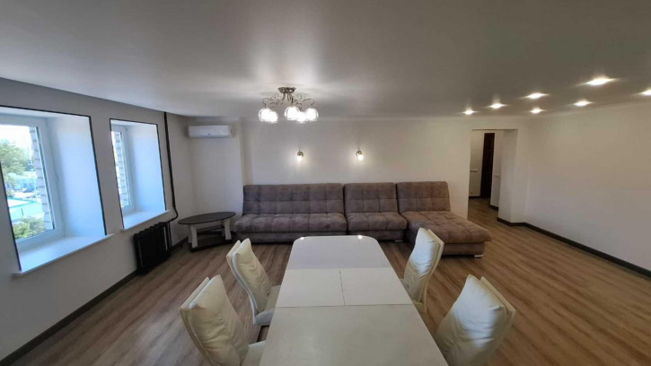3-комн квартира Рабкоров ул, 2