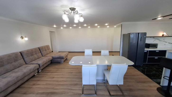3-комн квартира Рабкоров ул, 2