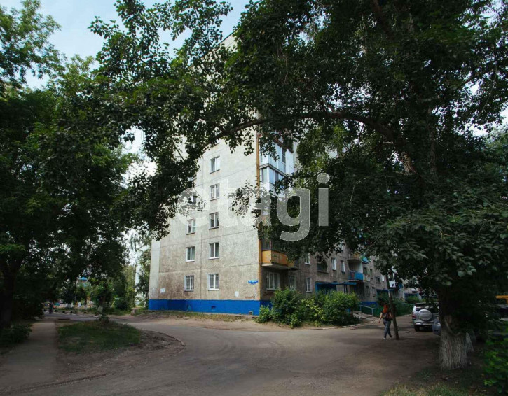 3-комн квартира проспект Королёва, 16