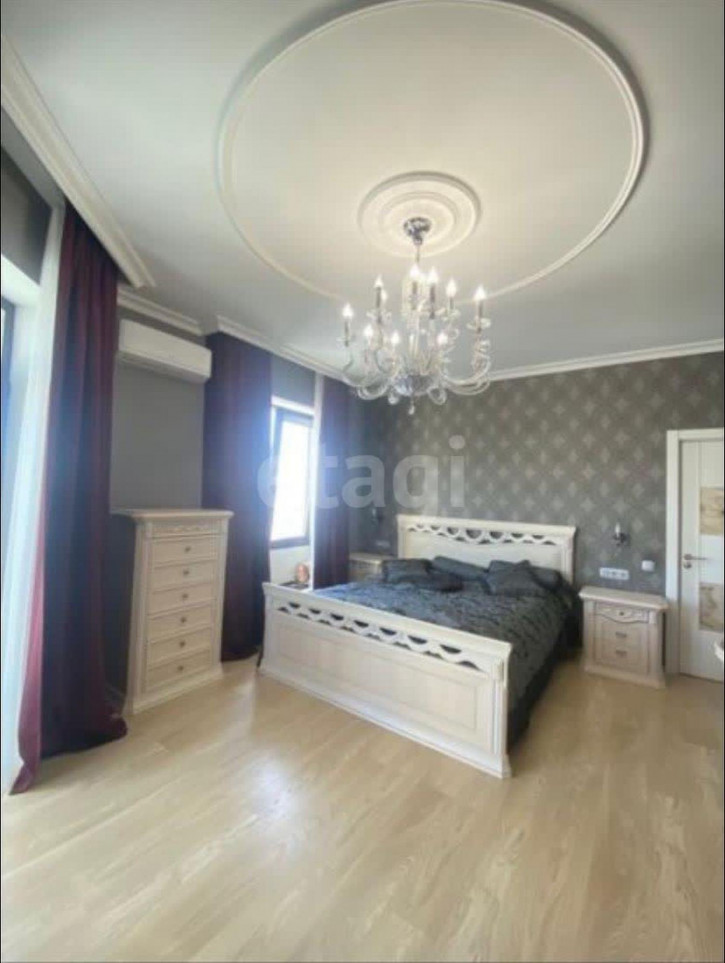4-комн квартира Ясная, 20д