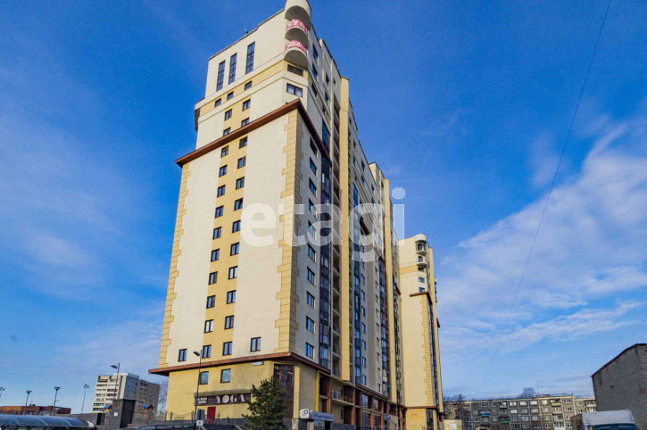 4-комн квартира Ясная, 20д