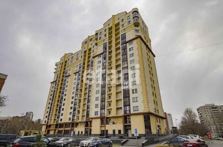 4-комн квартира Ясная, 20д