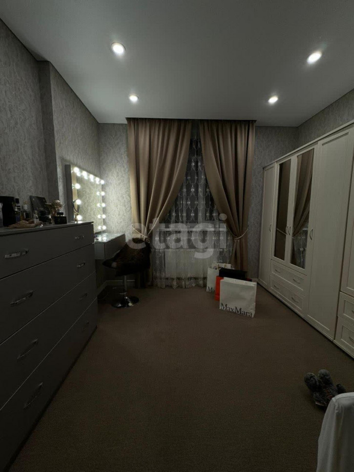2-комн квартира Газовиков, 73
