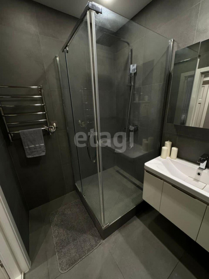 2-комн квартира Газовиков, 73