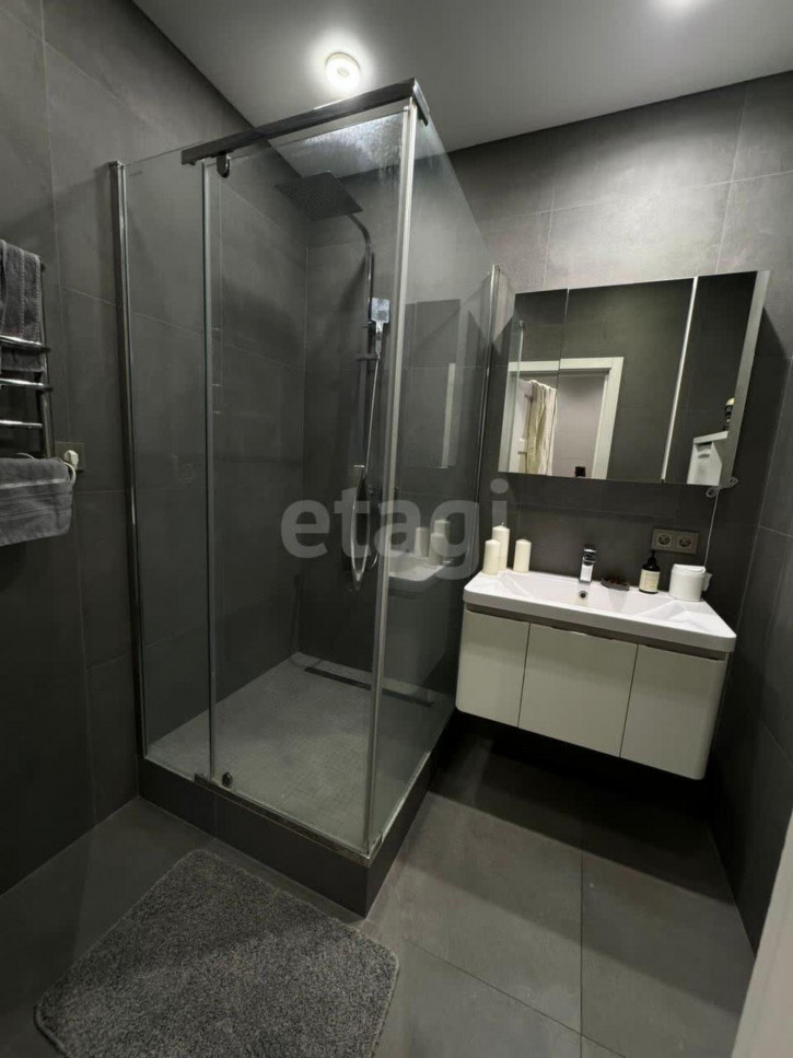 2-комн квартира Газовиков, 73