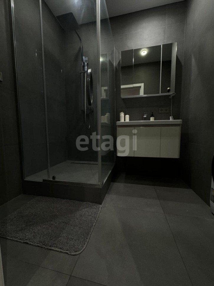 2-комн квартира Газовиков, 73