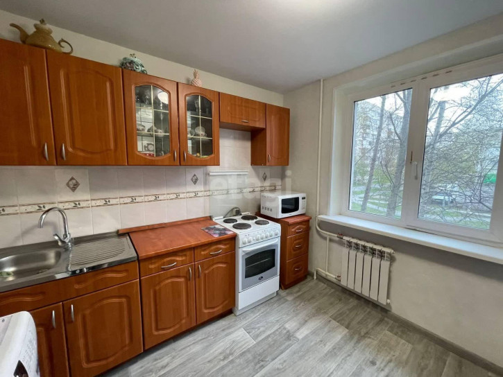 2-комн квартира Широтная, 45