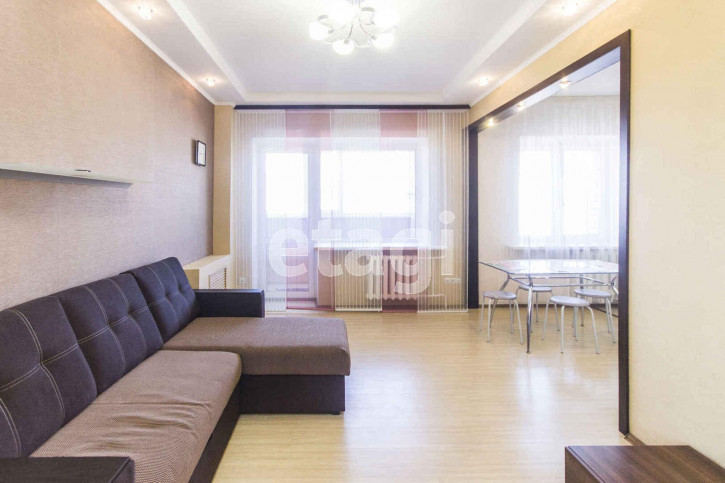 3-комн квартира Маршала Захарова, 11/3