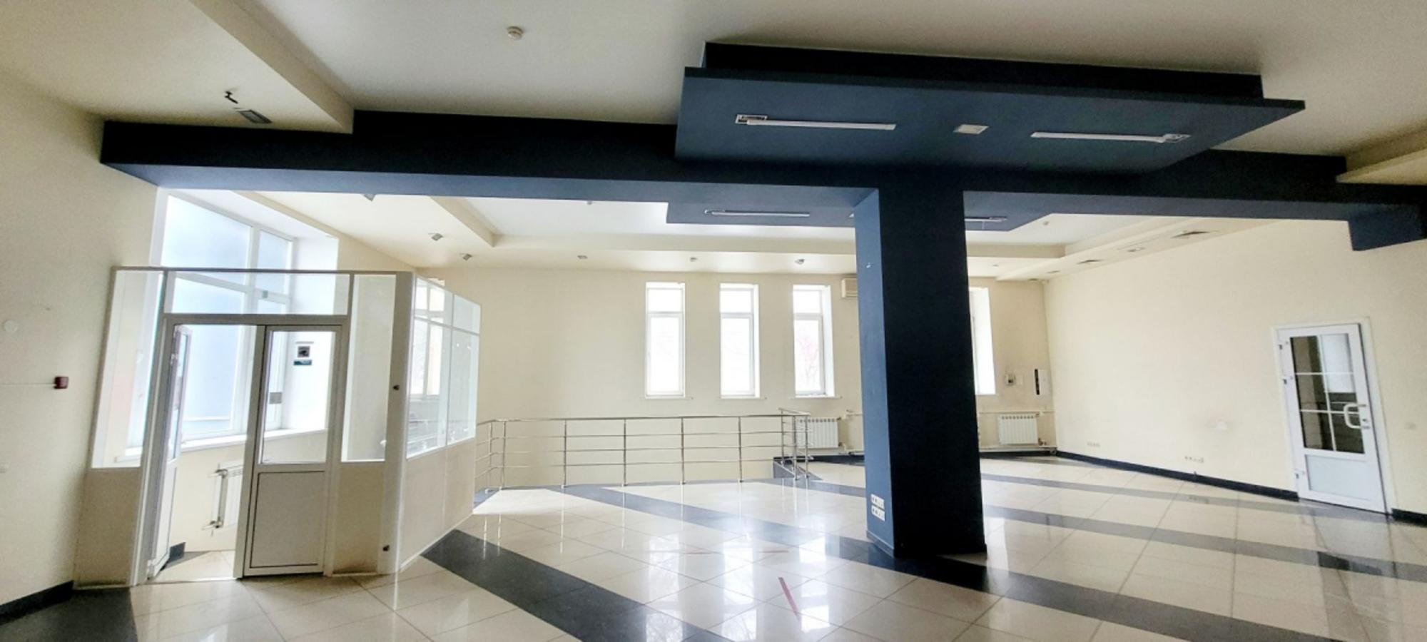Сдать торговое помещение за 45 000 рублей на ул Калинина, 11а