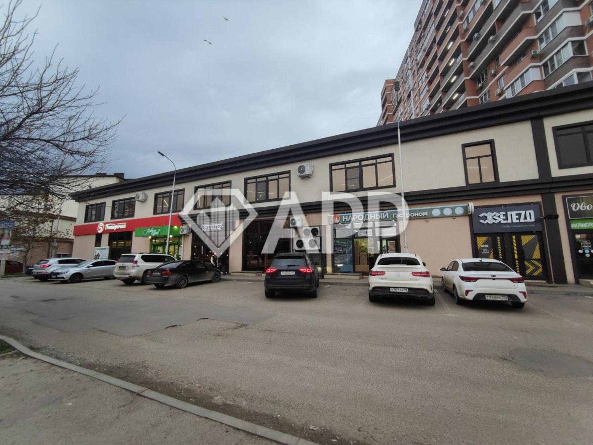 Купить торговое помещение за 80 000 000 рублей на ул Заполярная, 37