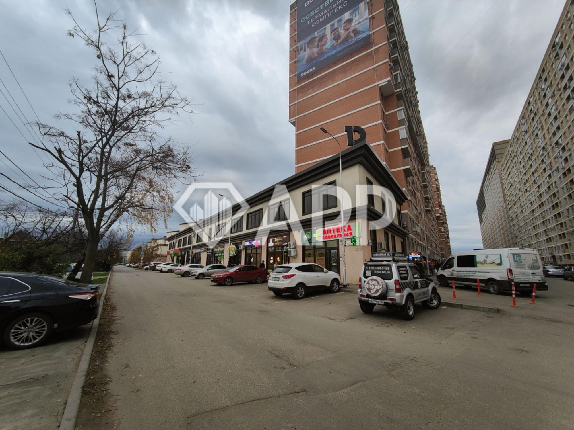 Купить торговое помещение за 80 000 000 рублей на ул Заполярная, 37