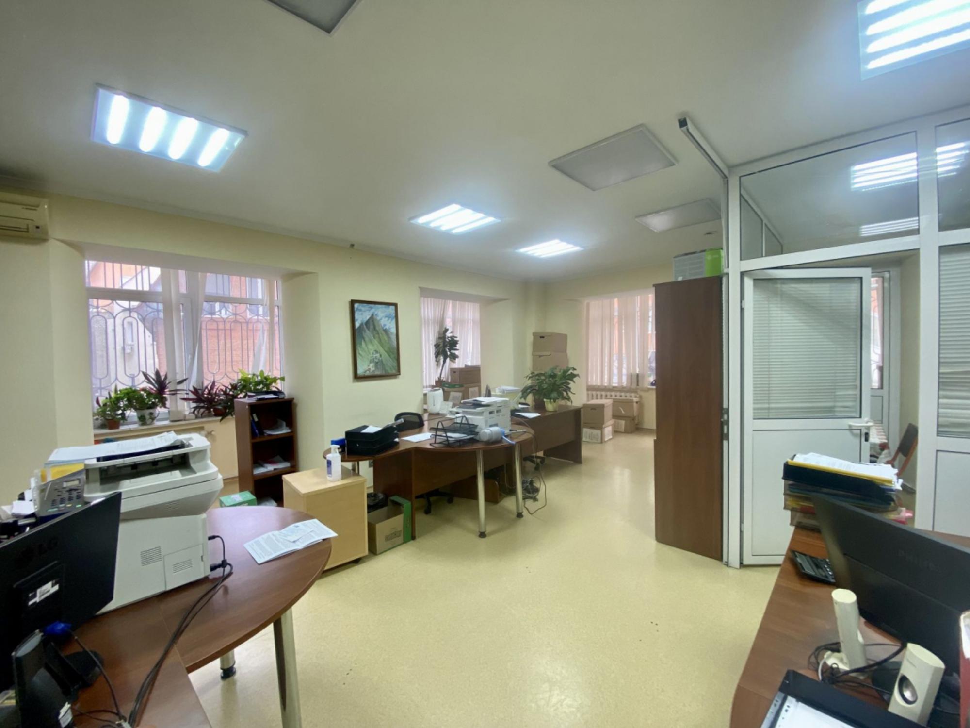 Сдать офис, помещение под офис за 27 400 рублей на ул Алексея Толстого, 100