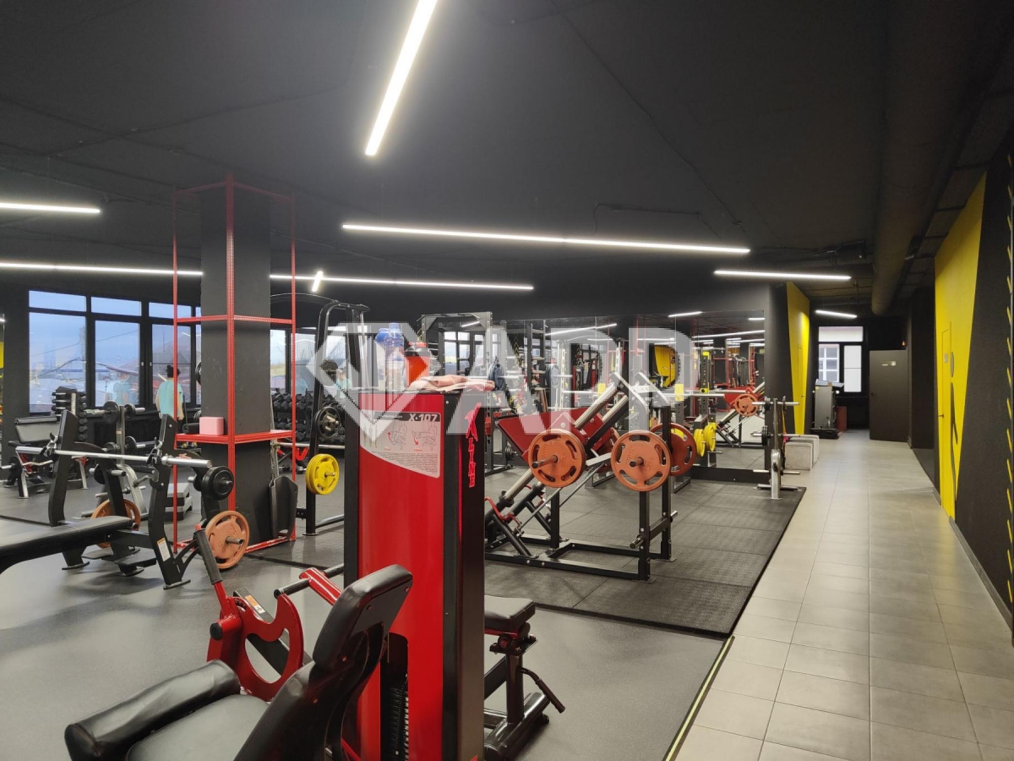 Купить торговое помещение за 80 000 000 рублей на ул Заполярная, 37