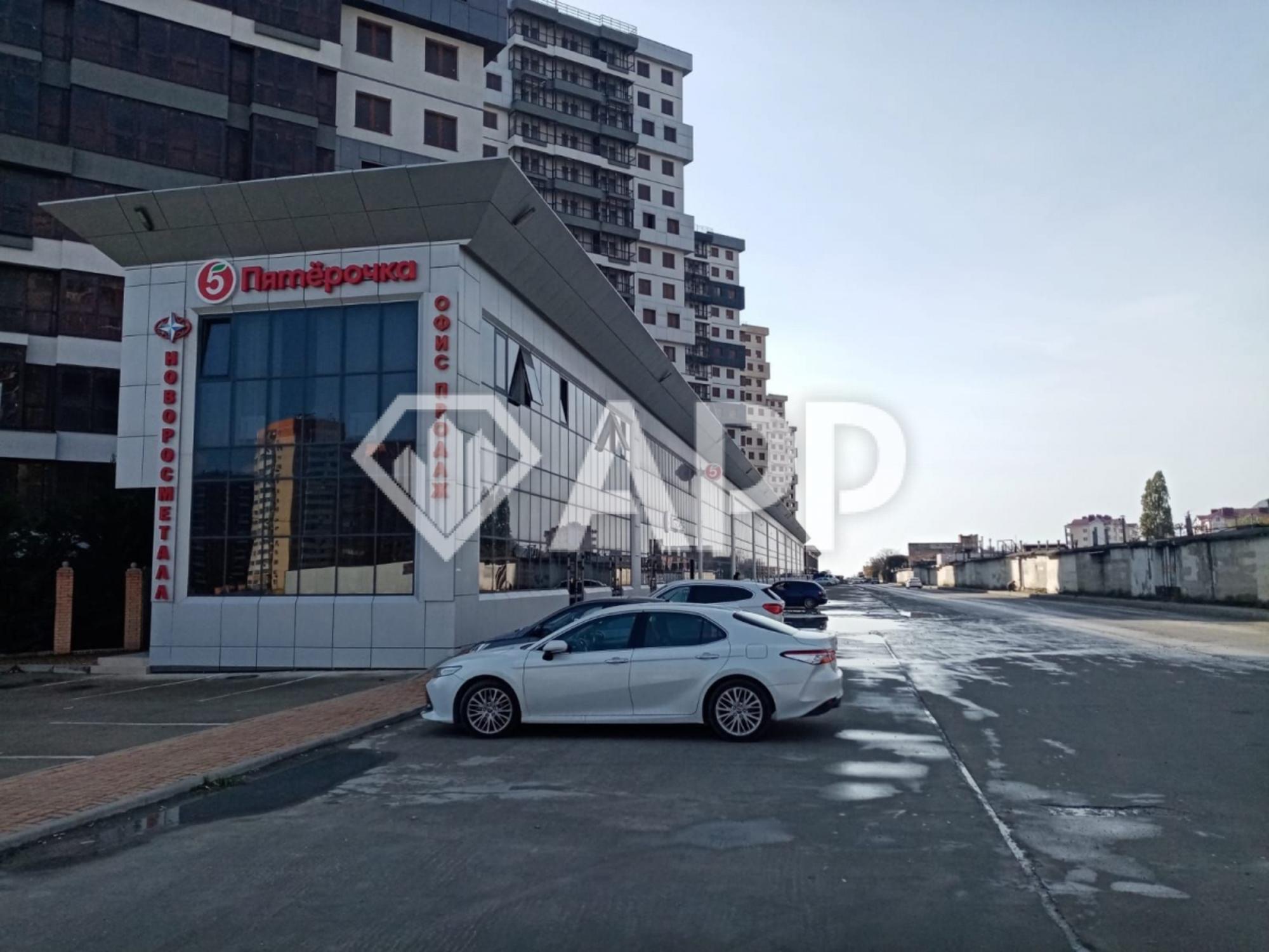 Сдать торговое помещение за 360 000 рублей на пр-кт Дзержинского, 244