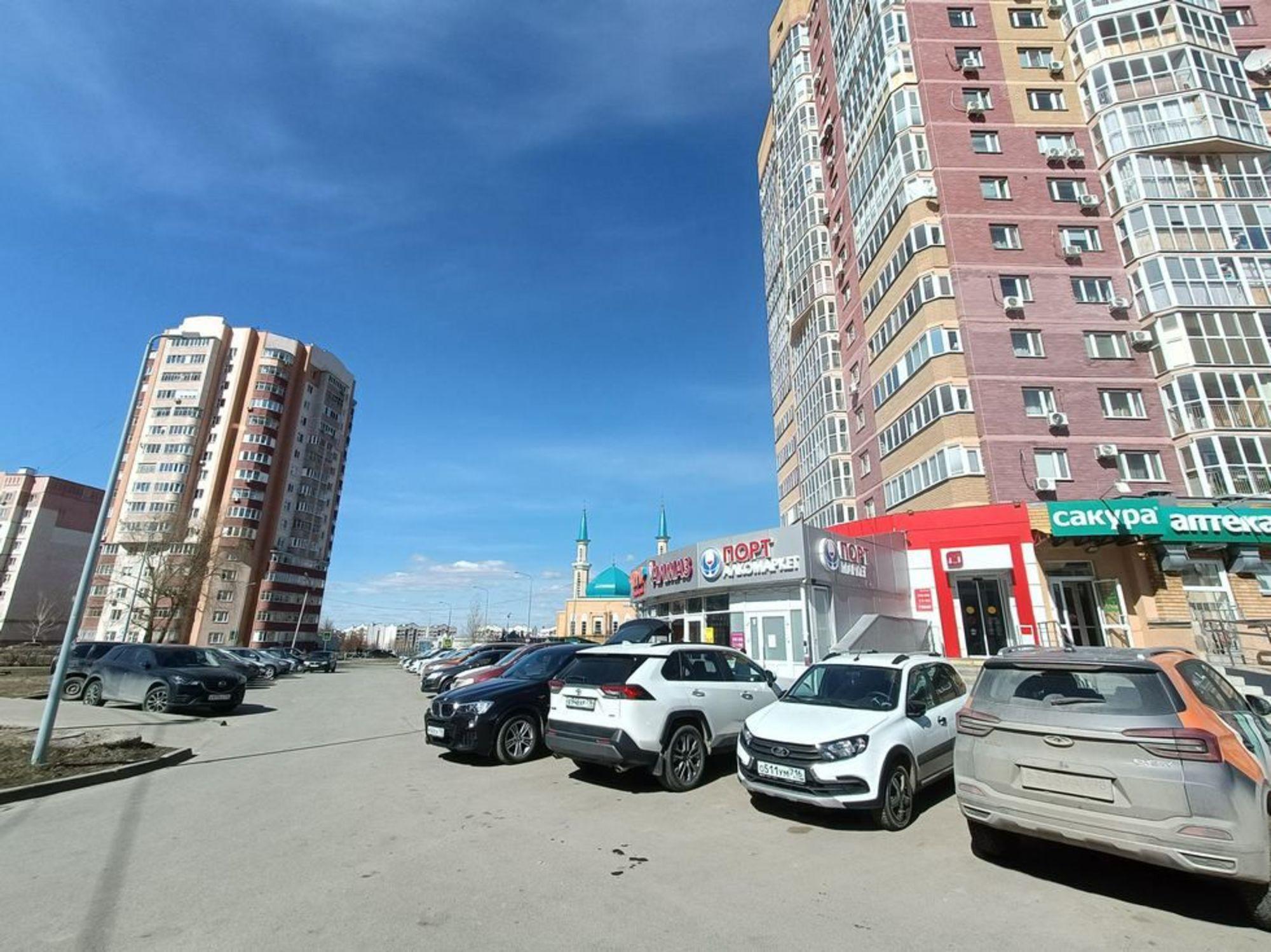 Купить торговое помещение за 213 440 000 рублей на ул Академика Глушко, 22Г