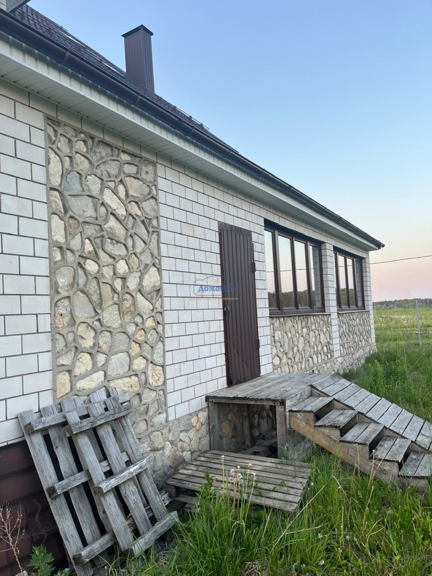 Купить дачу, дом, коттедж за 9 600 000 рублей на Д. Карцово ул. Полевая, 4