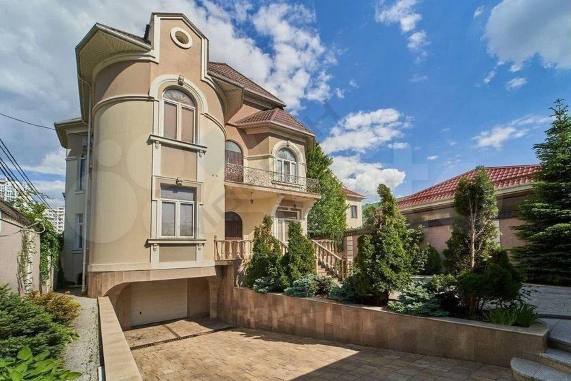 Купить дачу, дом, коттедж за 125 000 000 рублей на Ковалёва ул, 30