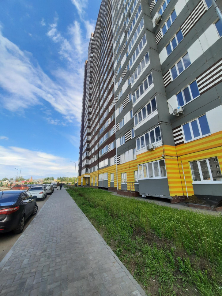 2-комн квартира улица Юркина, 1
