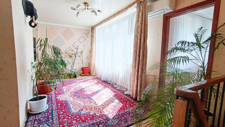 4-комн квартира Уральская ул, 81Б