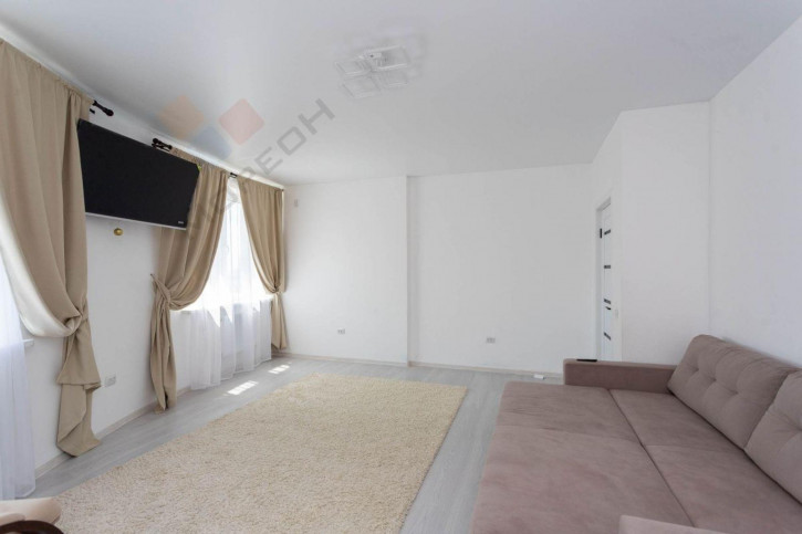 2-комн квартира им. Адмирала Крузенштерна ул, 5