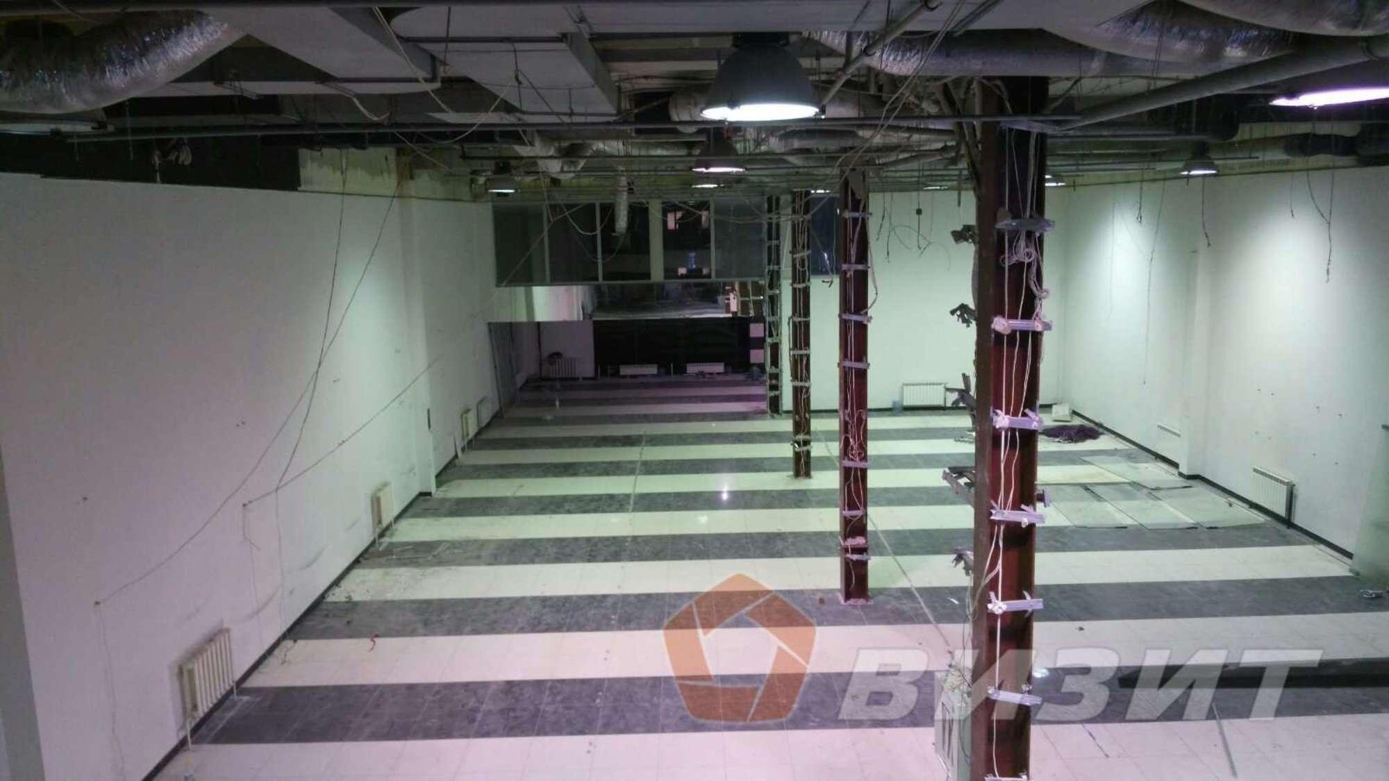Сдать торговое помещение за 324 800 рублей на Московское шоссе, 4в