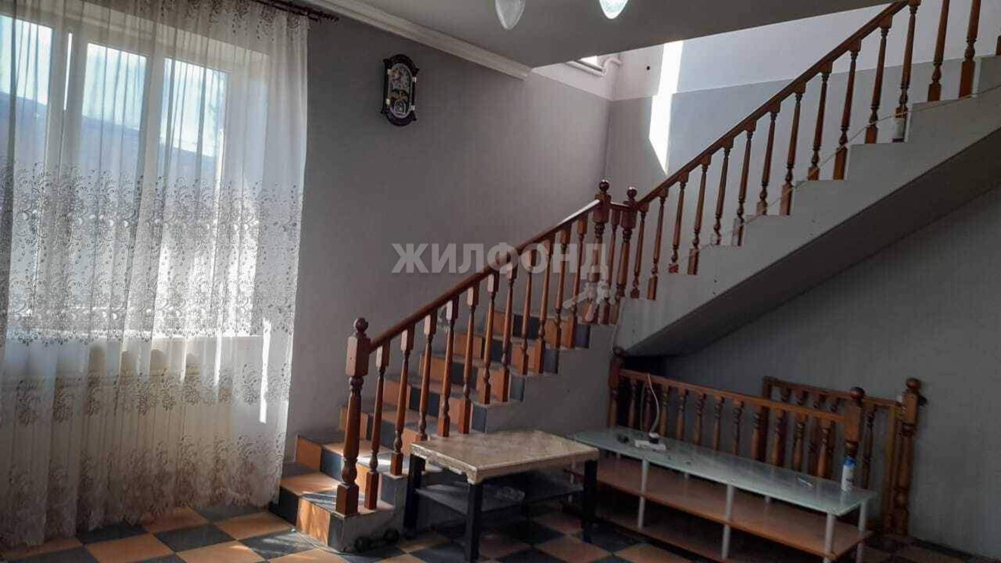 Купить дачу, дом, коттедж за 10 000 000 рублей на Космонавтов улица
