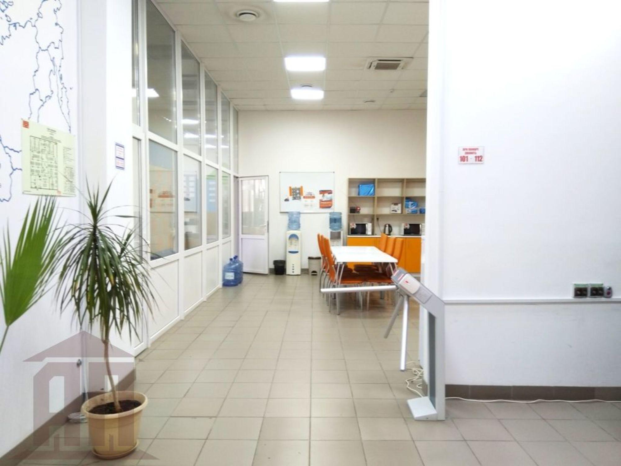 Сдать офис, помещение под офис за 266 560 рублей на Калинина пр-кт, 17