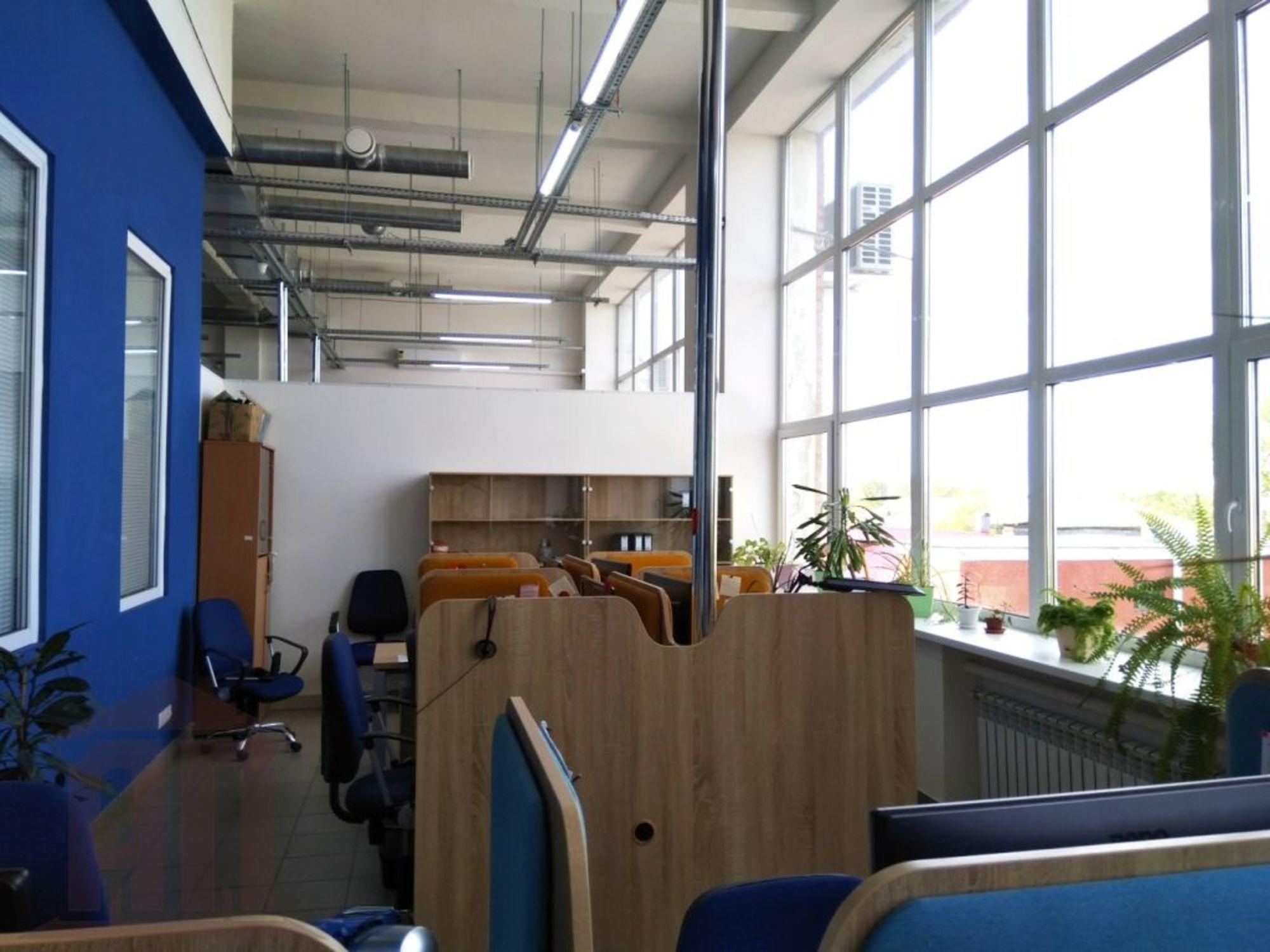 Сдать офис, помещение под офис за 266 560 рублей на Калинина пр-кт, 17