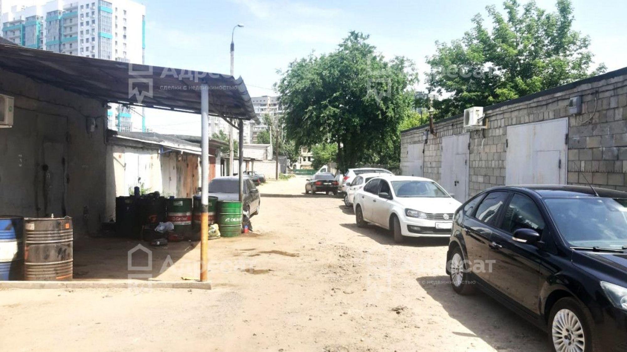 Купить гараж, место в паркинге за 550 000 рублей на ул. Московская