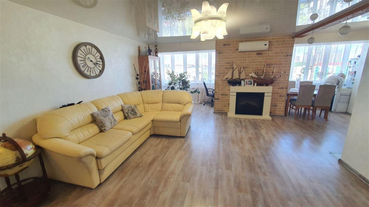 3-комн квартира ул Революционная, д. 34