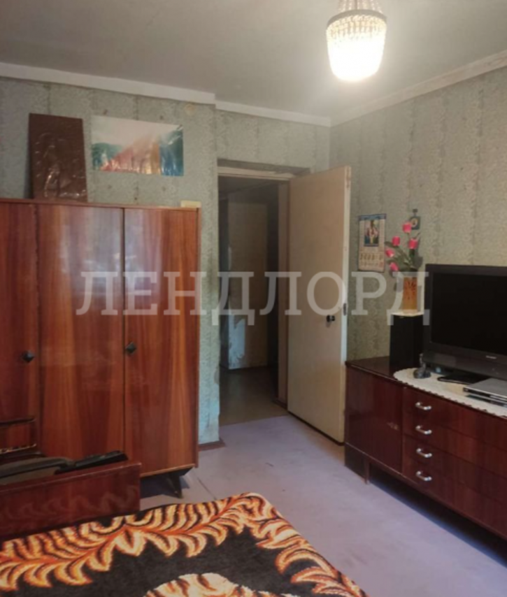 3-комн квартира Кировский проспект, 75