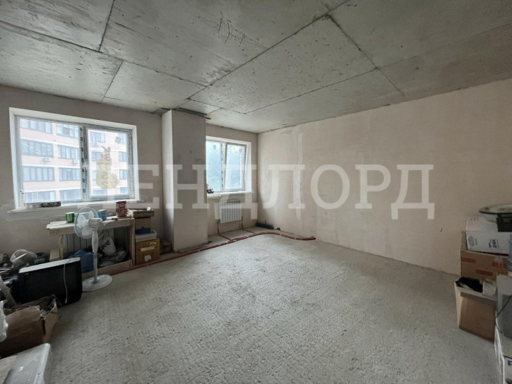 4-комн квартира улица Пацаева, 20А