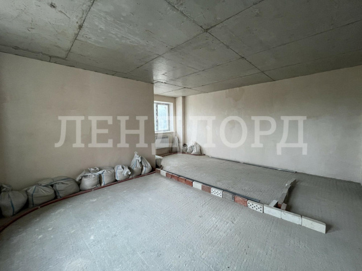 4-комн квартира улица Пацаева, 20А