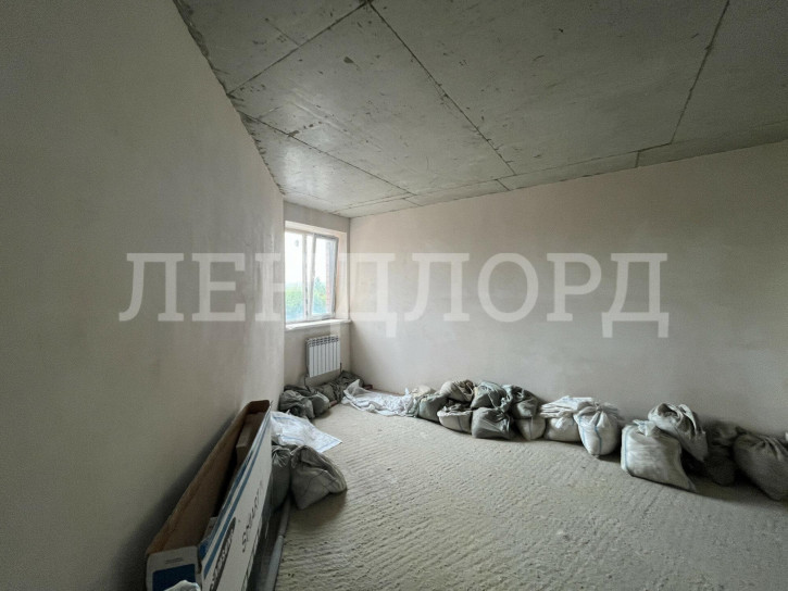 4-комн квартира улица Пацаева, 20А