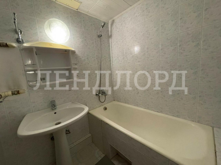 3-комн квартира проспект 40-летия Победы, 85/1