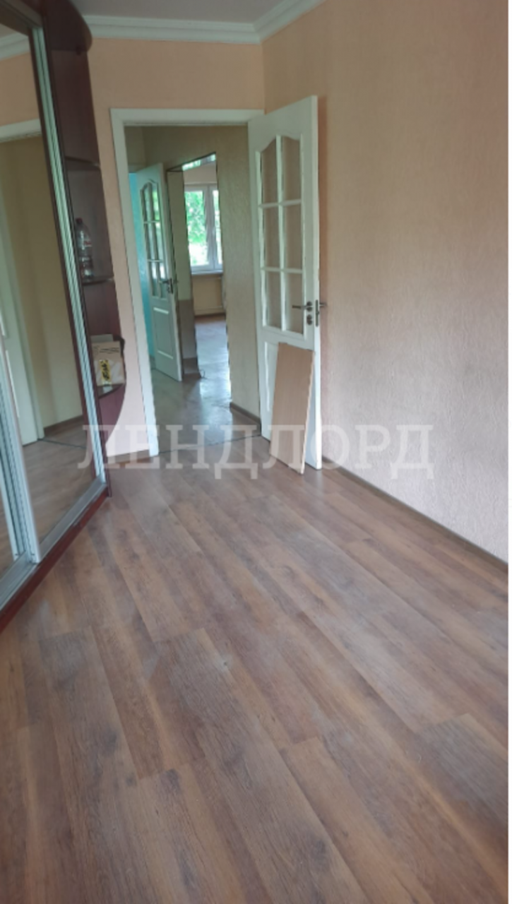 4-комн квартира улица Зорге, 31