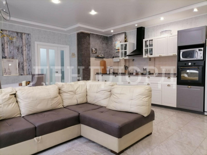 3-комн квартира 20-я улица, 43